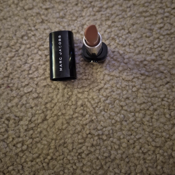 Marc Jacobs Le Marc Creme Lipstick Cream & Sugar - Picture 1 of 4